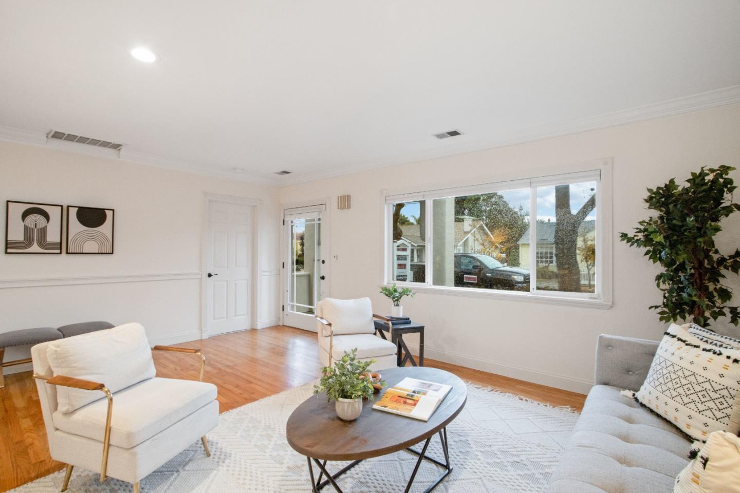 1488 Sierra AVE