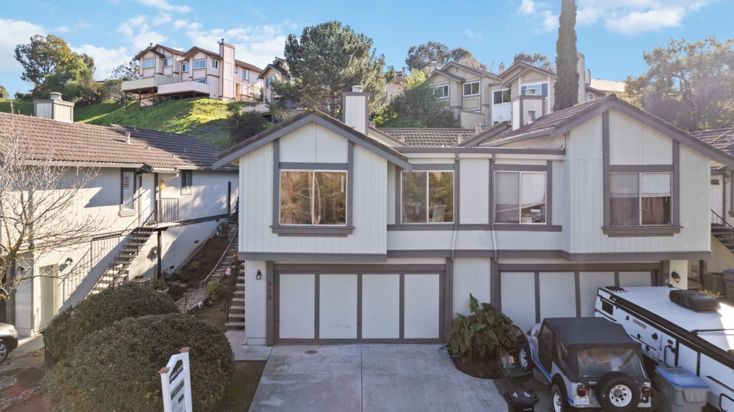 818 Coyote Road
