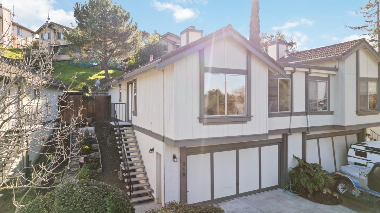 818 Coyote Road