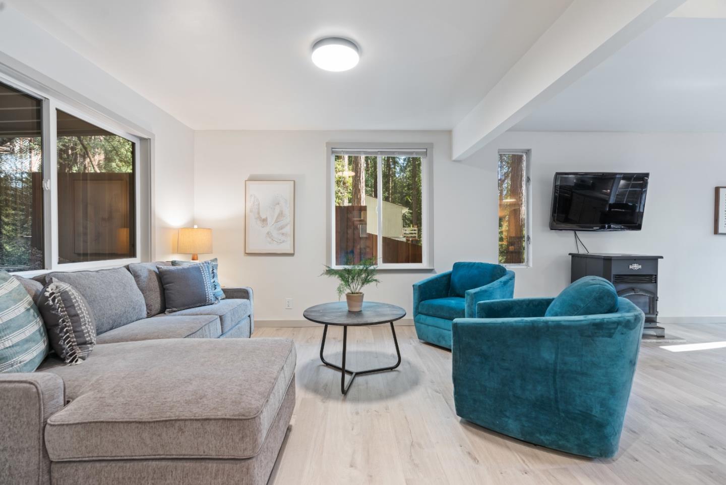 120 Madrone Avenue