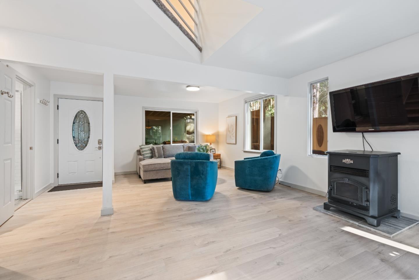 120 Madrone Avenue