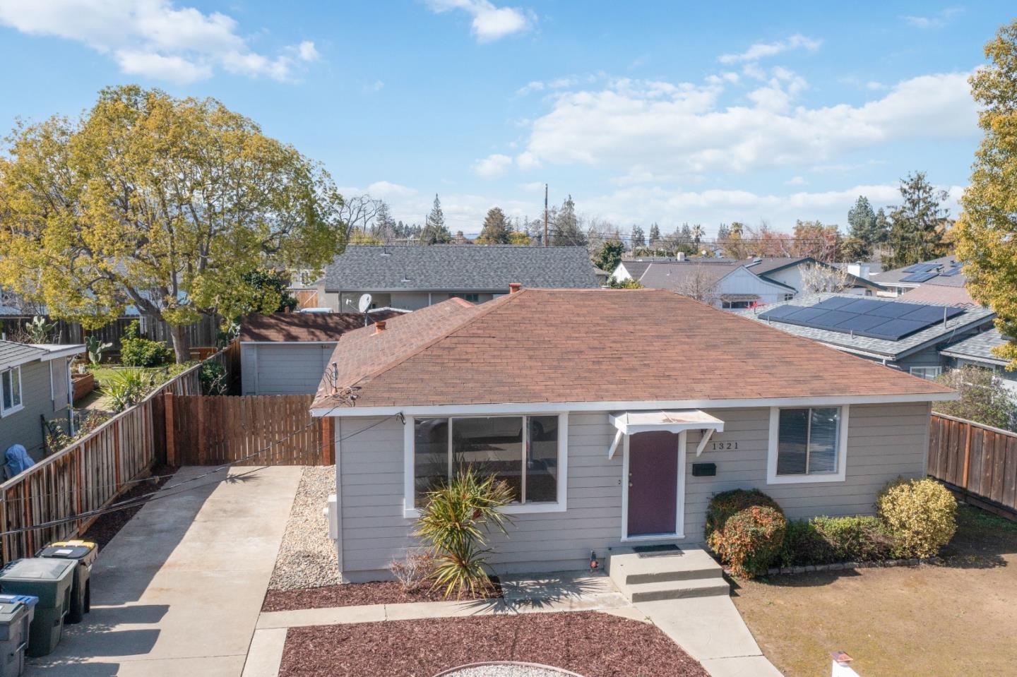 1321 Selo DR