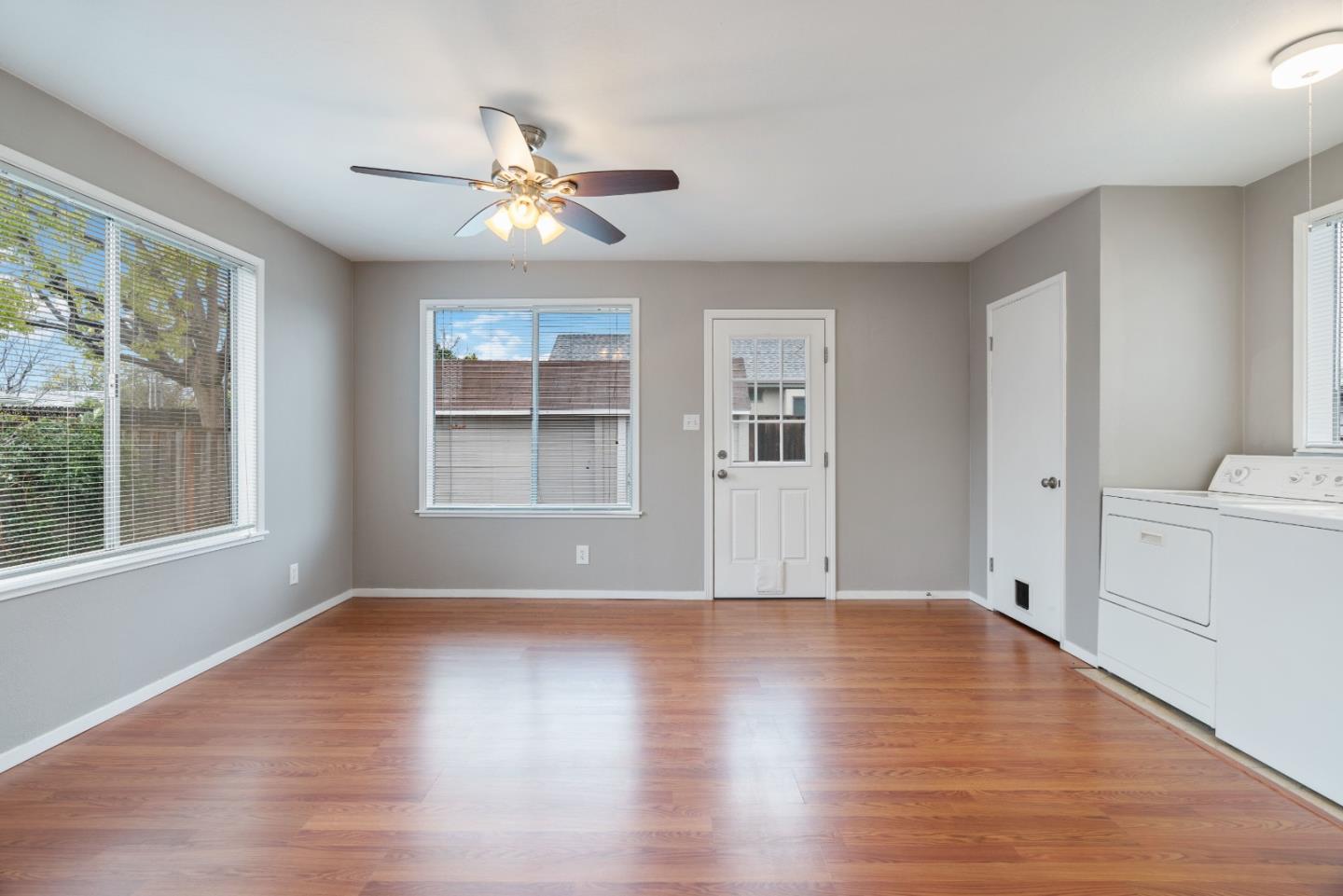 1321 Selo DR