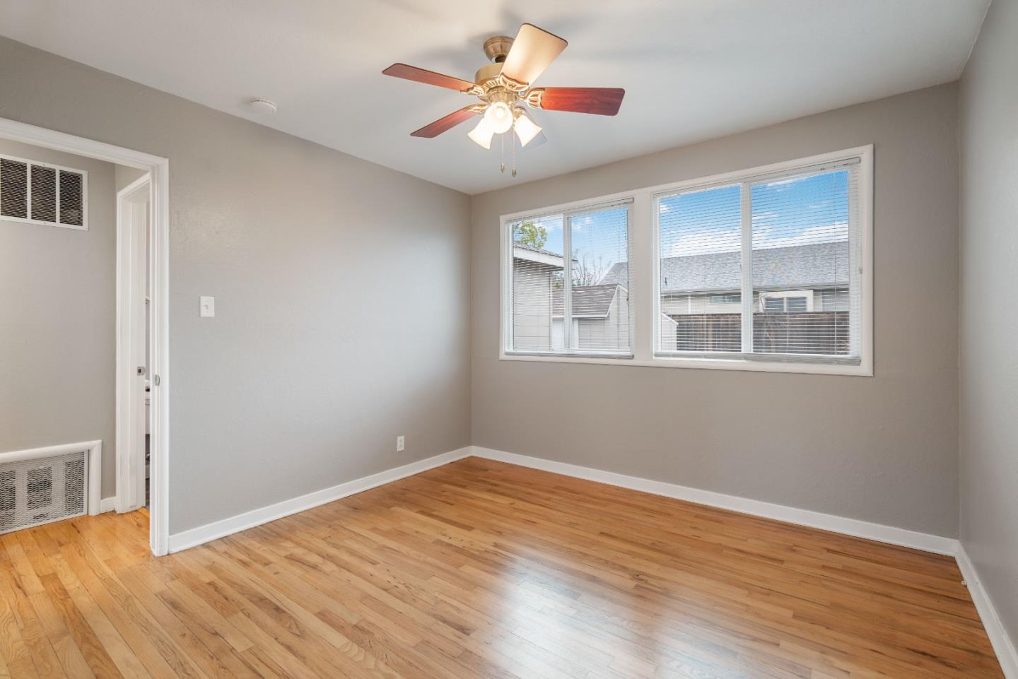 1321 Selo DR