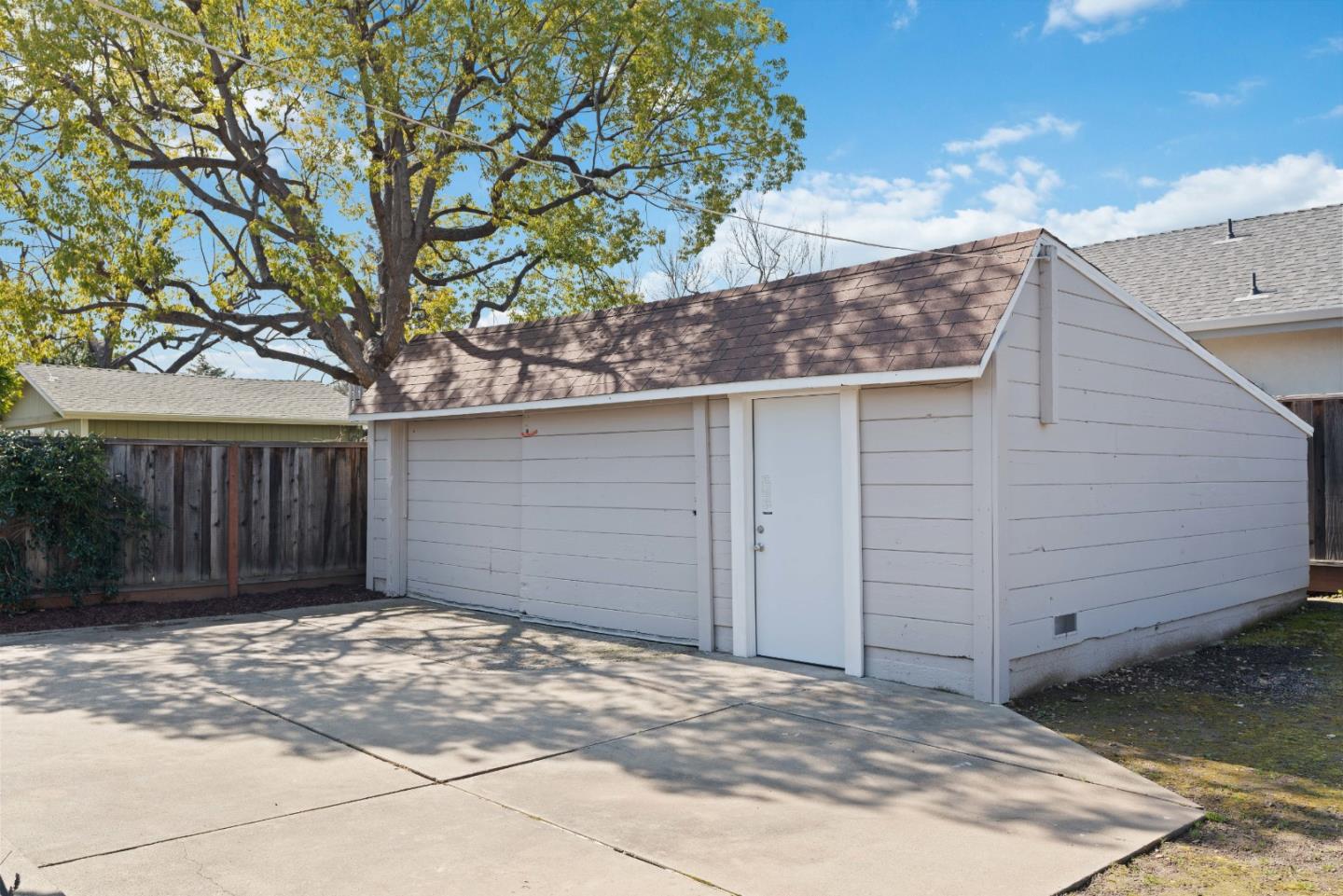 1321 Selo DR