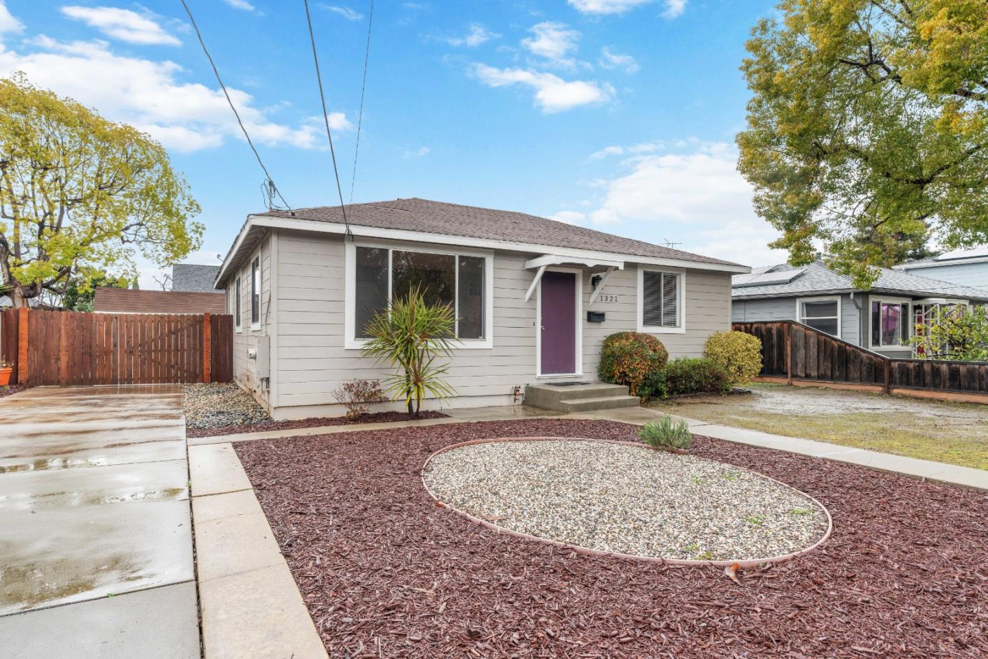 1321 Selo DR