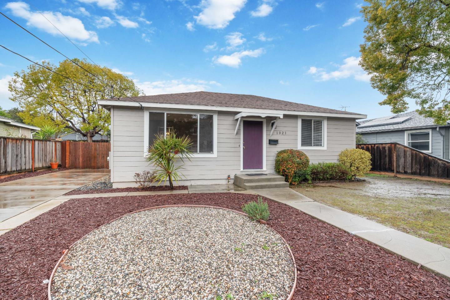 1321 Selo DR