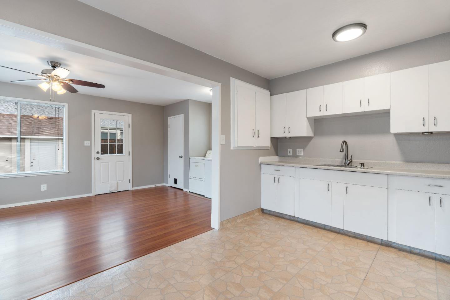1321 Selo DR