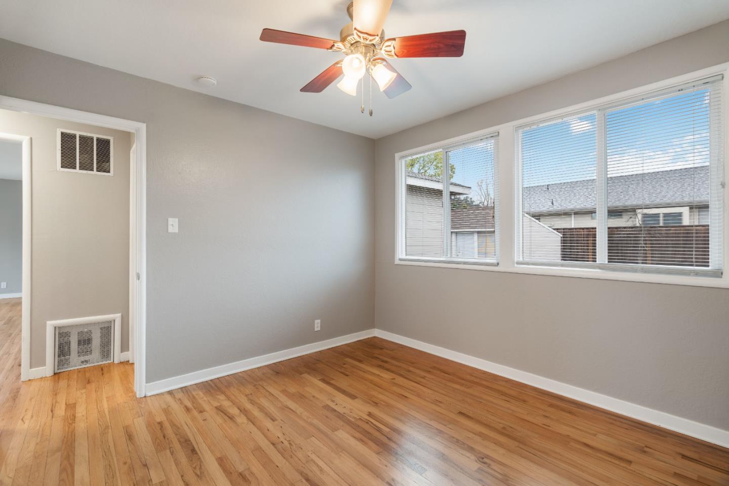 1321 Selo DR