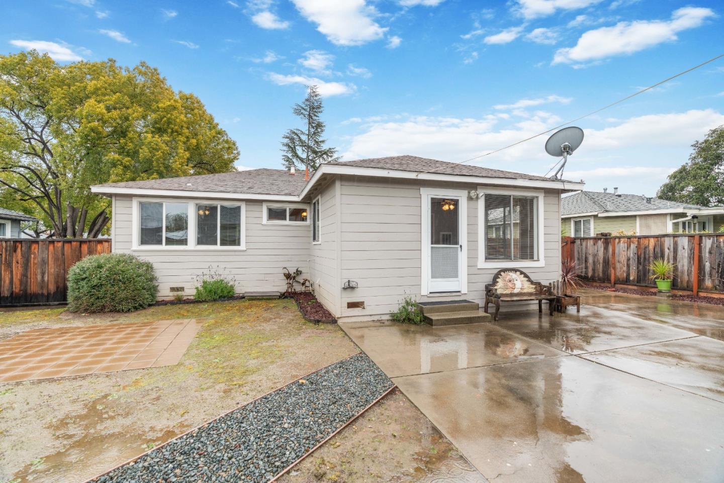 1321 Selo DR