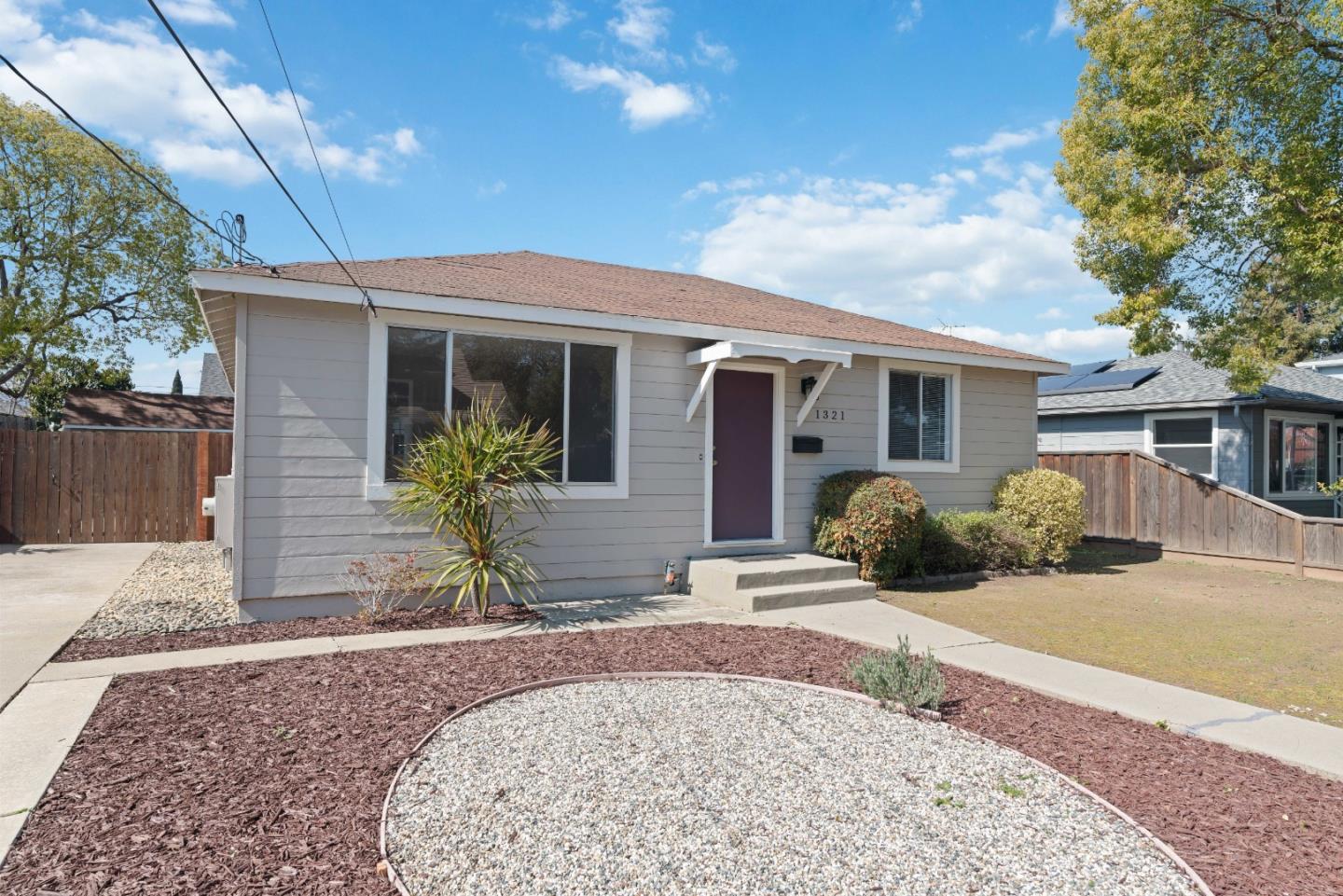 1321 Selo DR