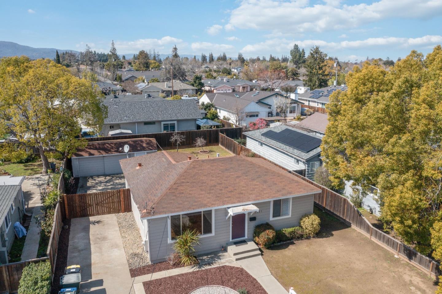 1321 Selo DR