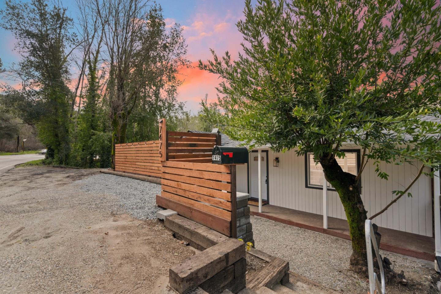 7475 E Zayante RD