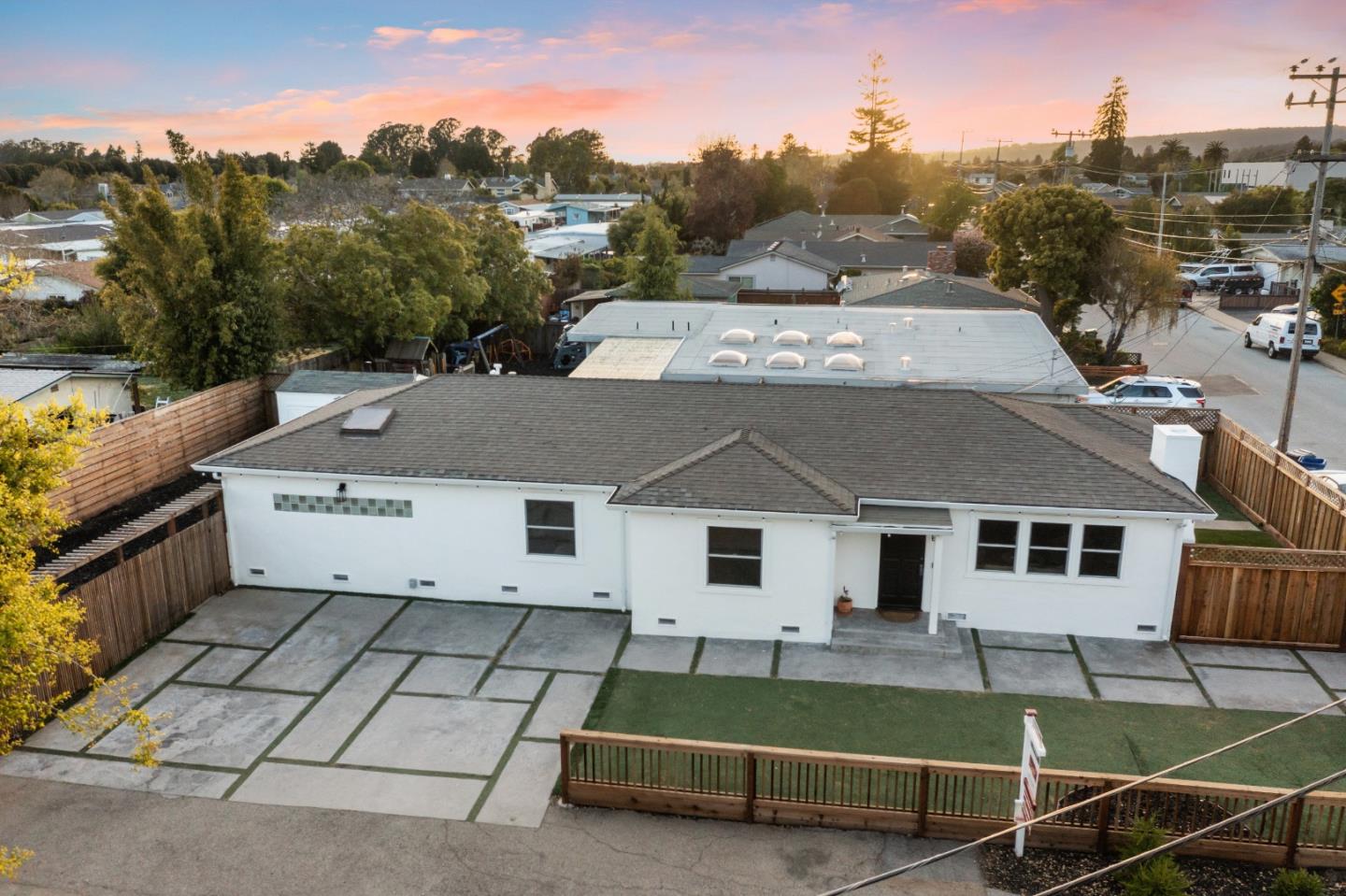 2241 40th AVE
