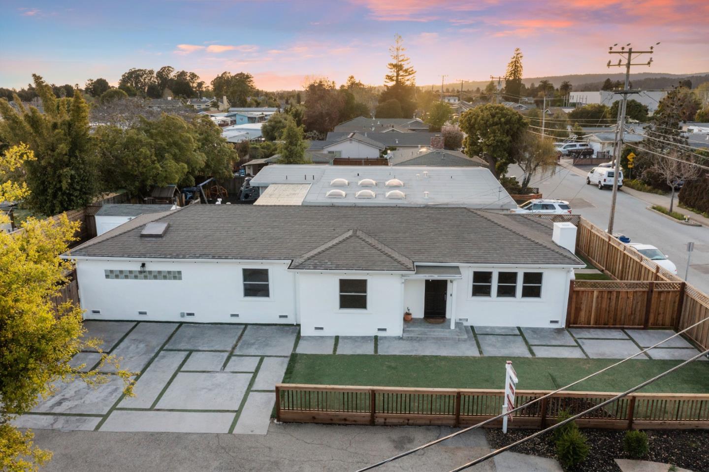 2241 40th AVE