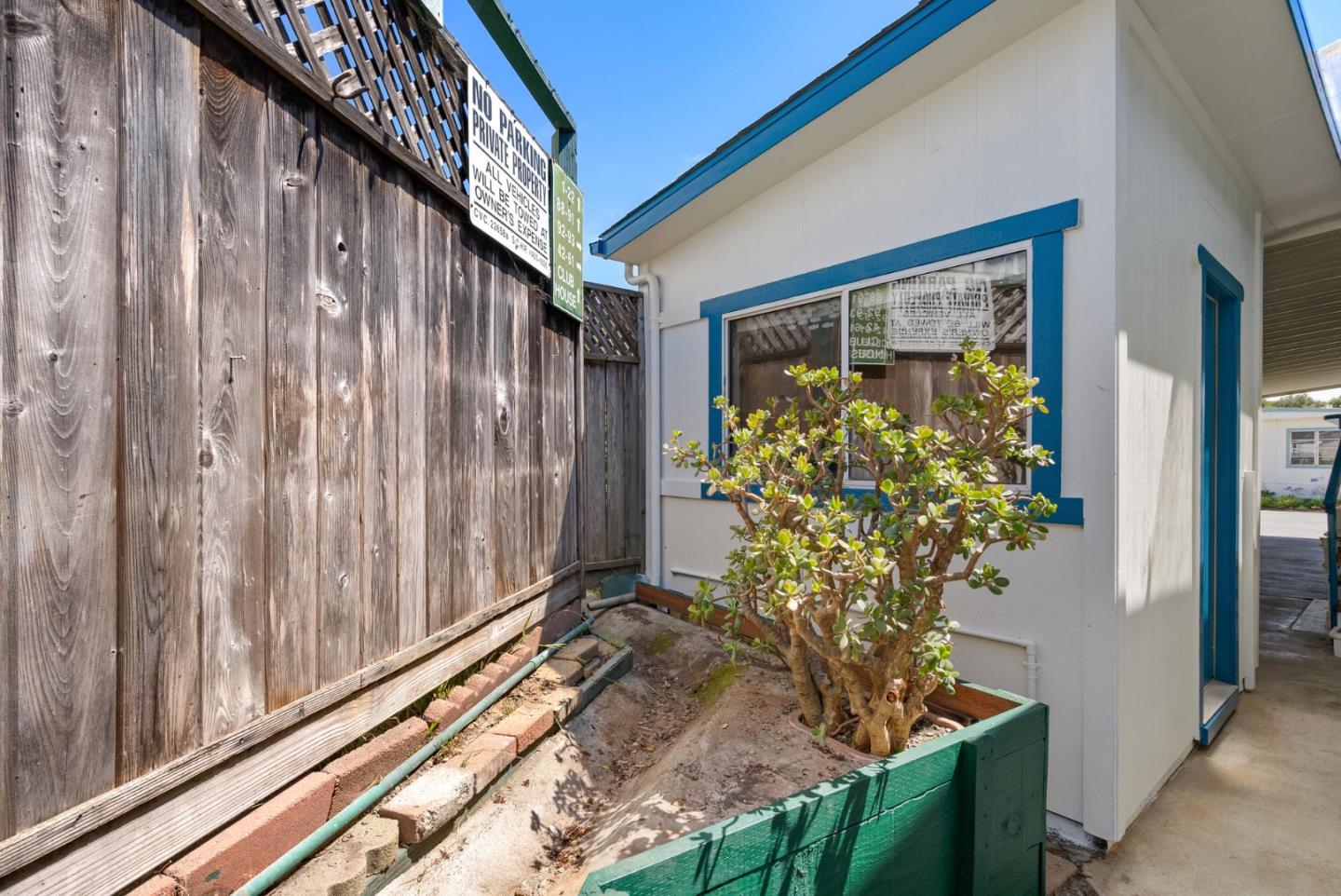 800 Brommer Street