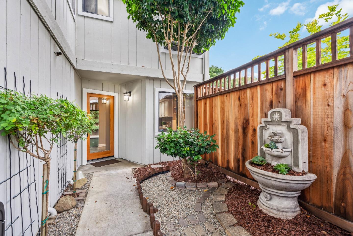3213 Stockbridge Lane