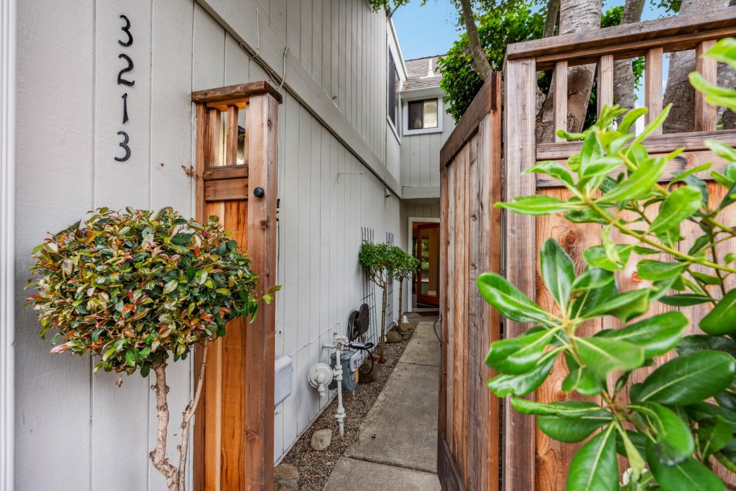 3213 Stockbridge Lane