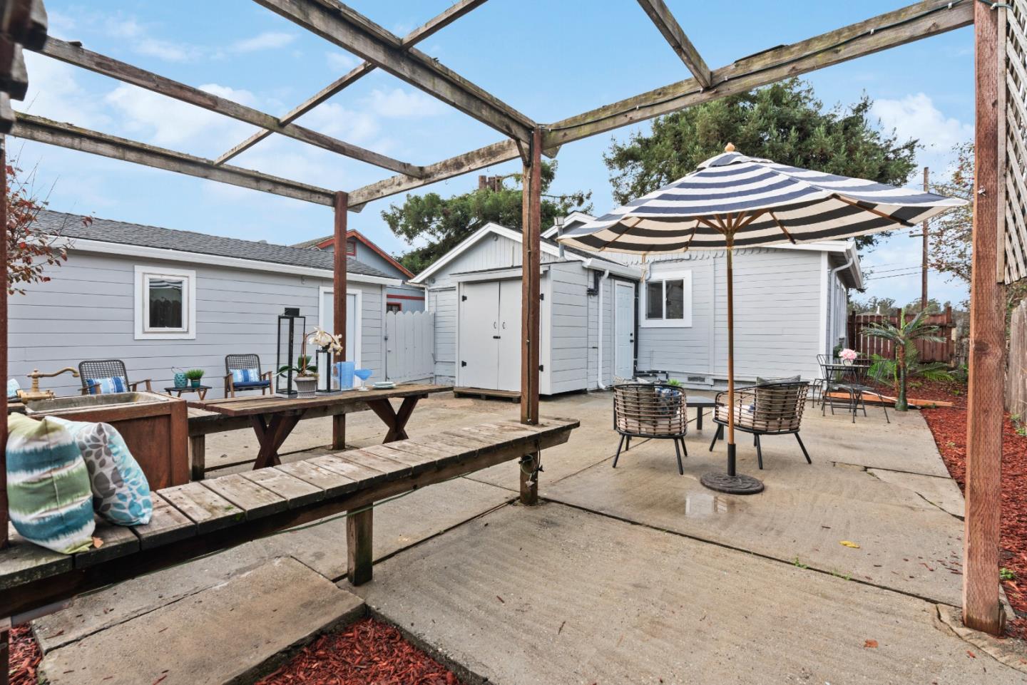 286 Manfre Road