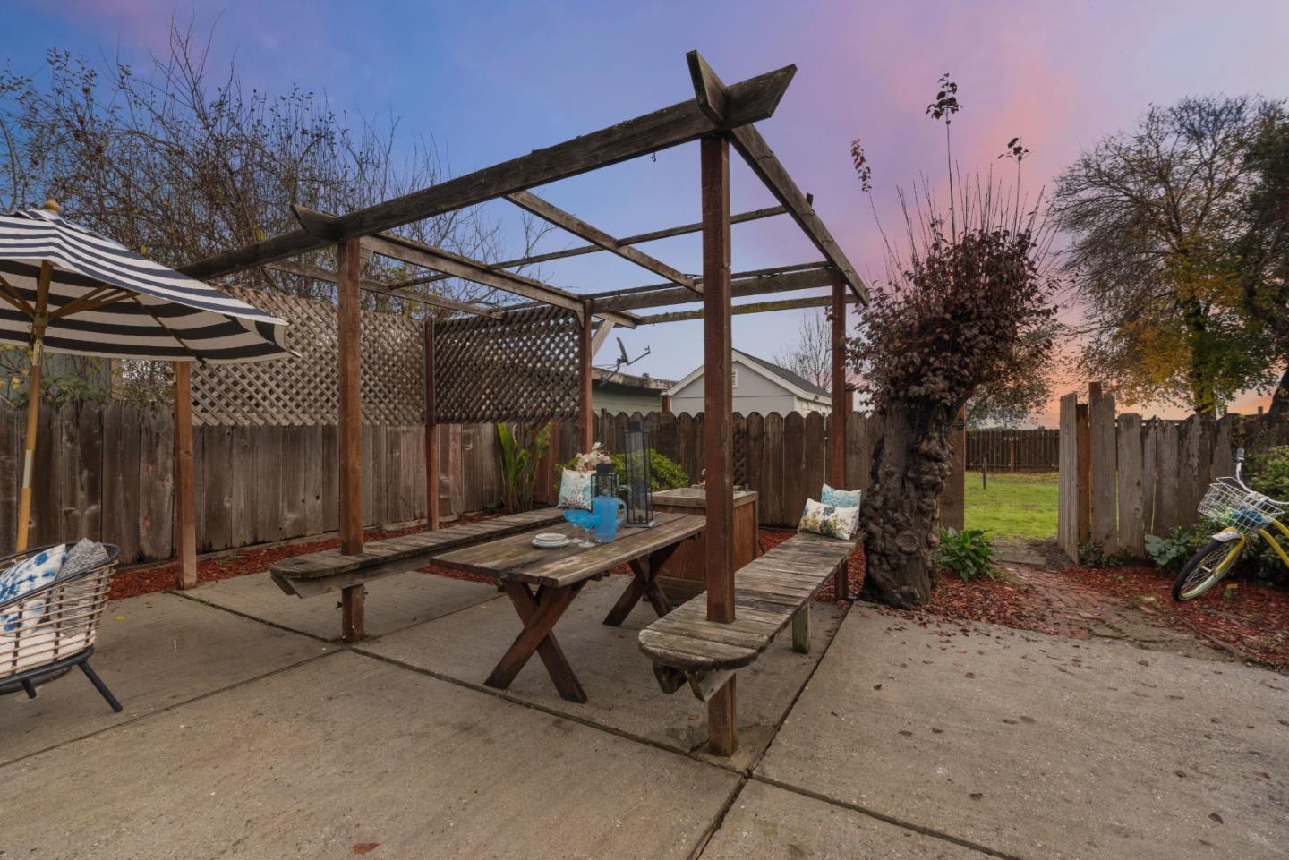 286 Manfre Road