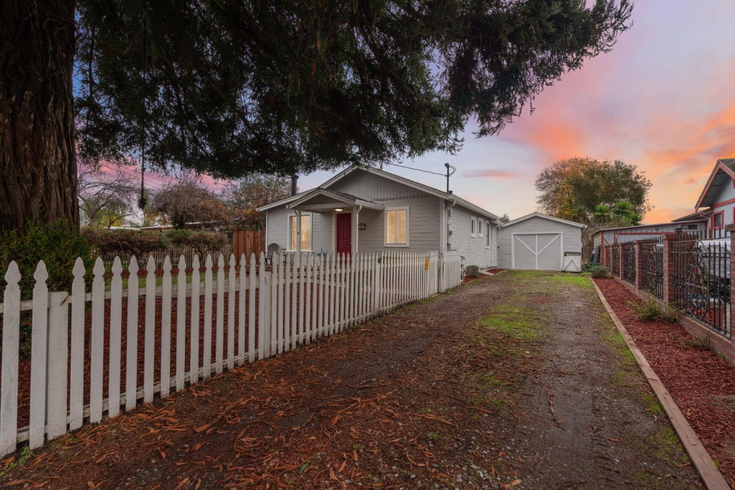 286 Manfre Road