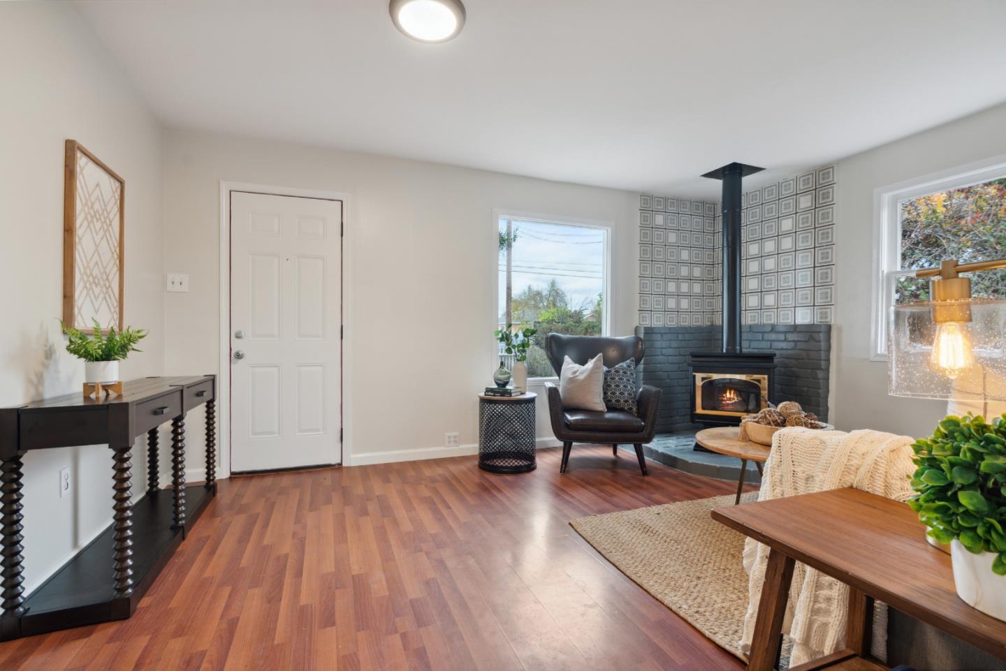 286 Manfre Road