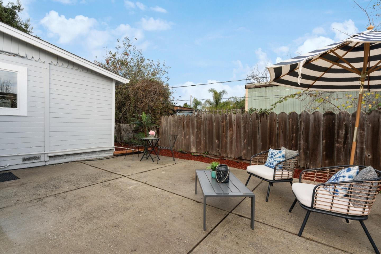286 Manfre Road