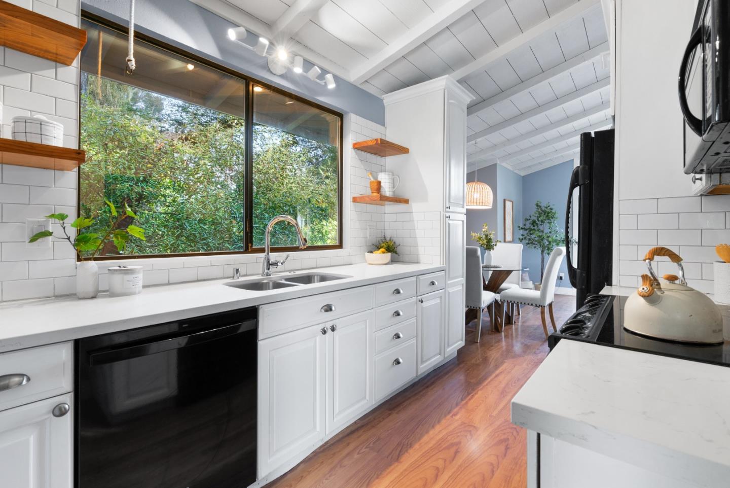 506 Encino Drive