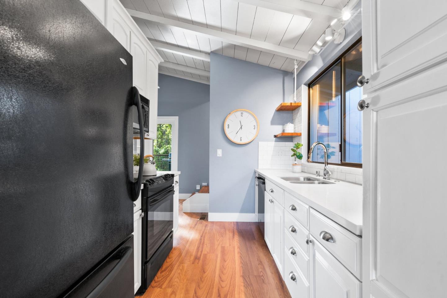 506 Encino Drive