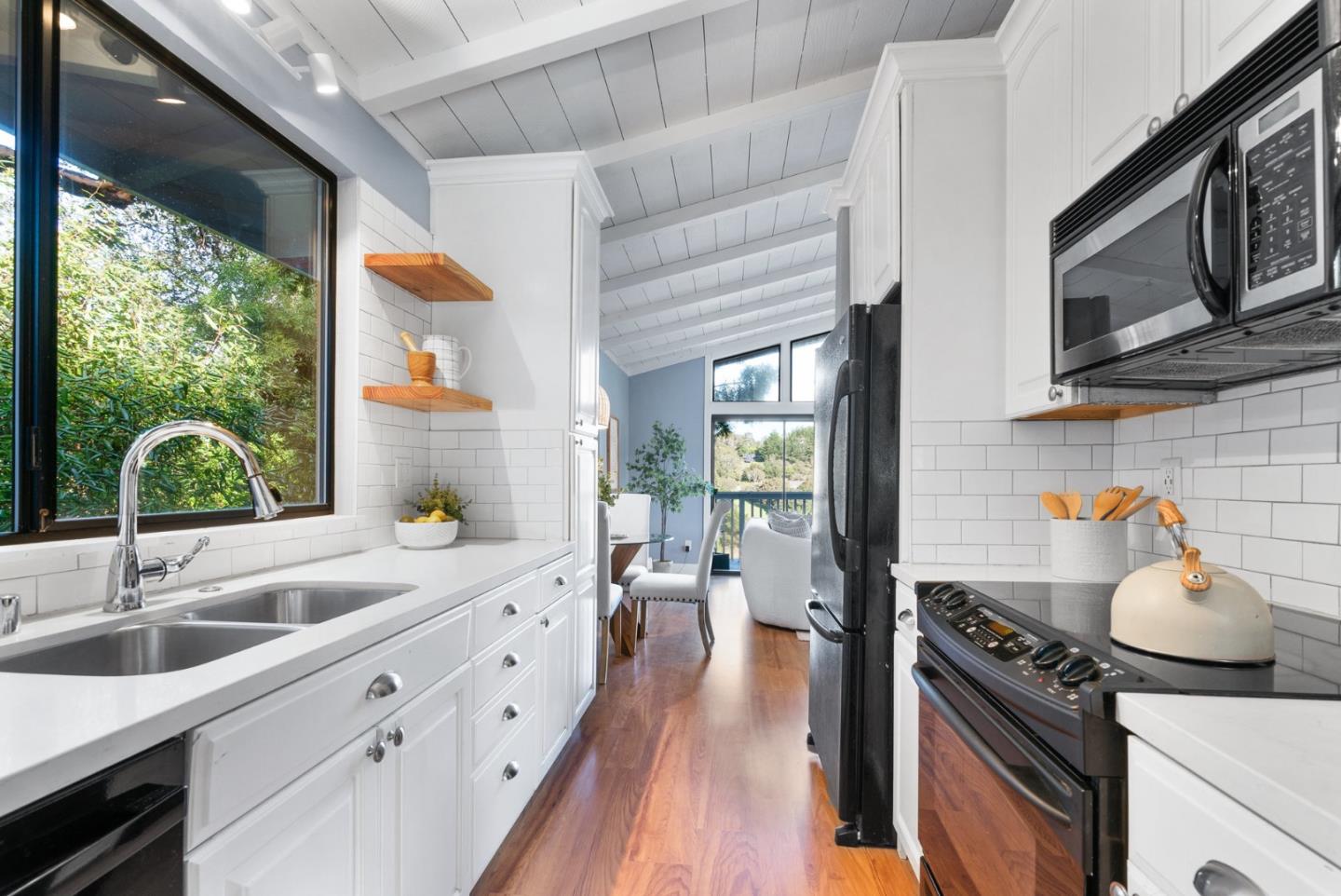 506 Encino Drive