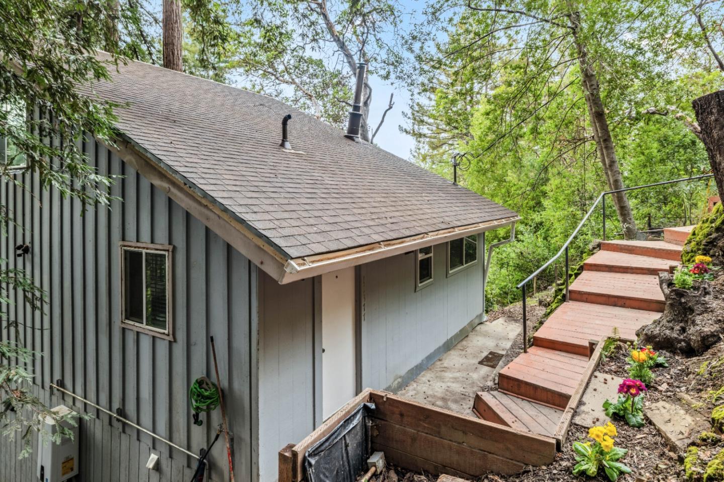 11377 Lakeview Avenue