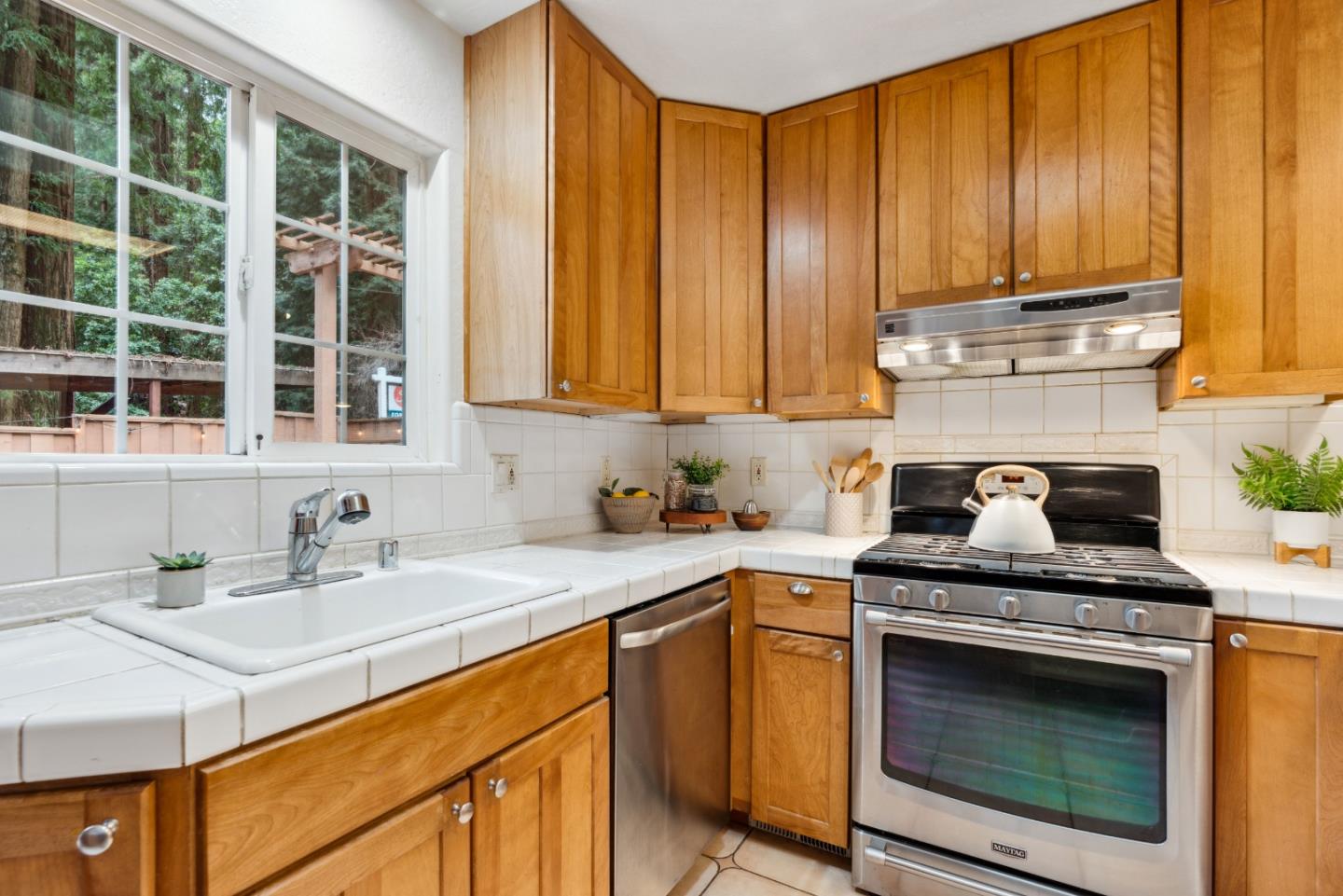 1614 Lockhart Gulch RD