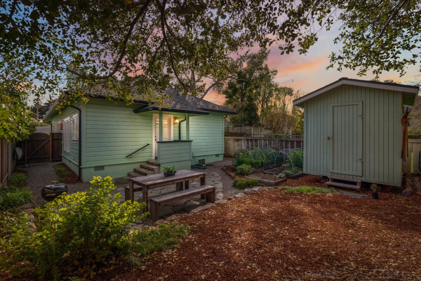 1941 Alice ST
