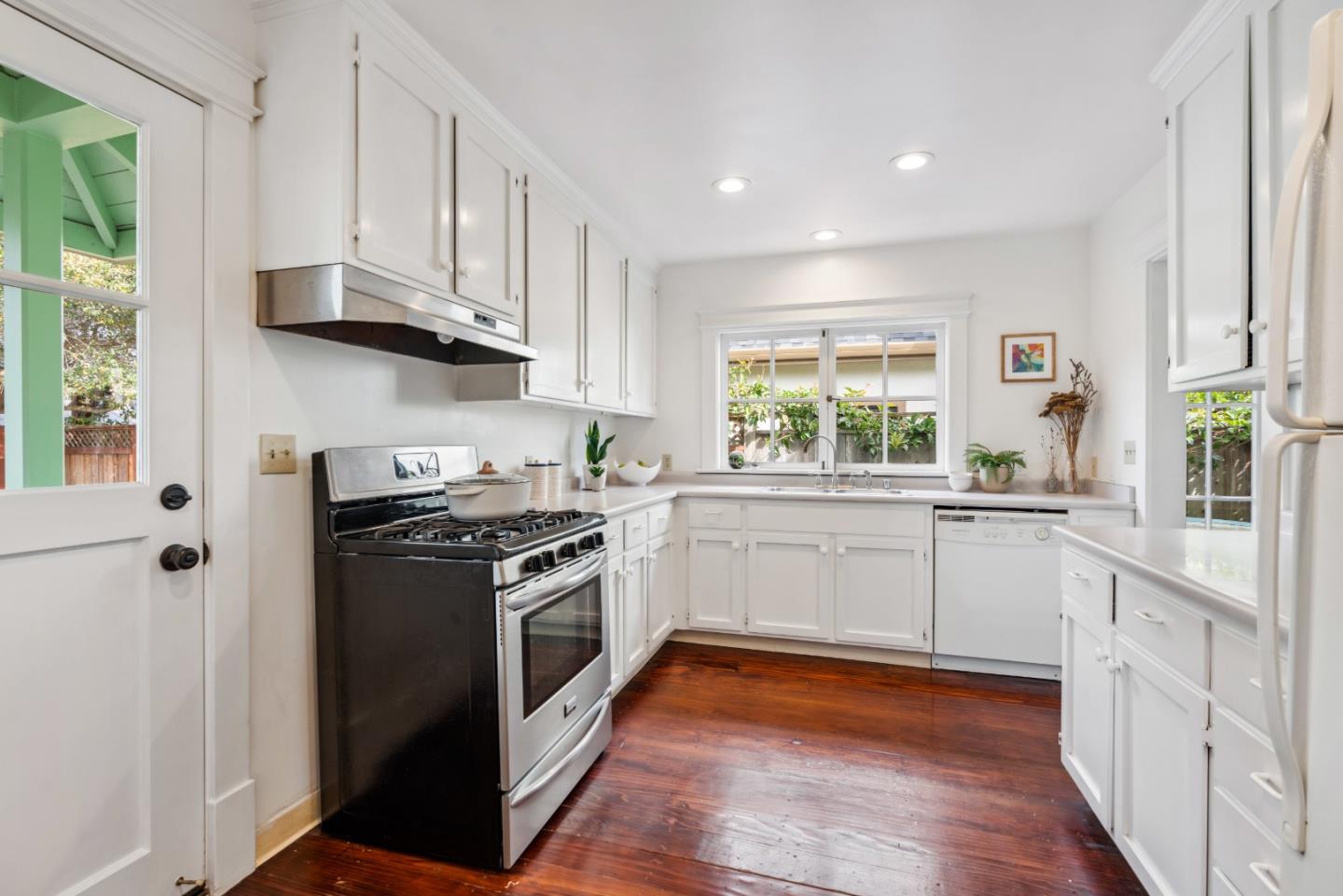1941 Alice ST