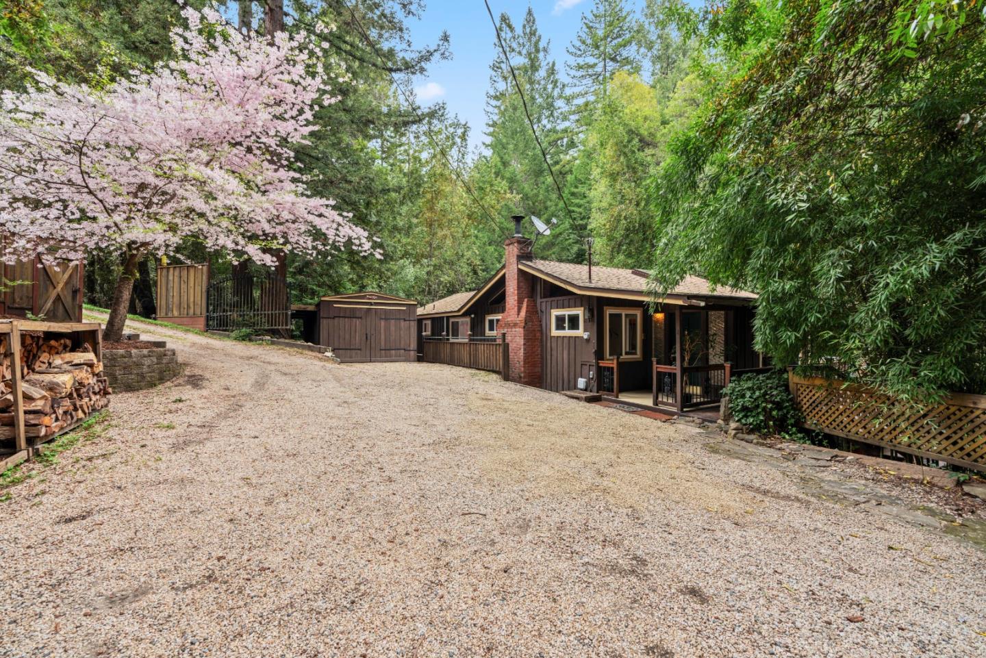 13736 Highway 9