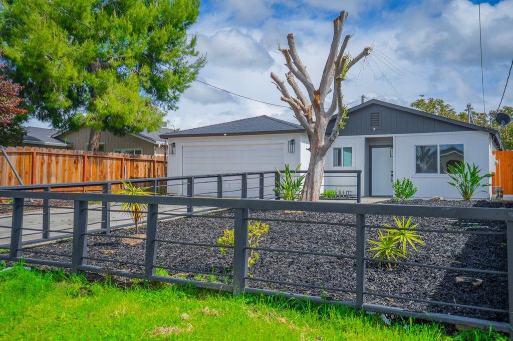 22353 Arnott DR