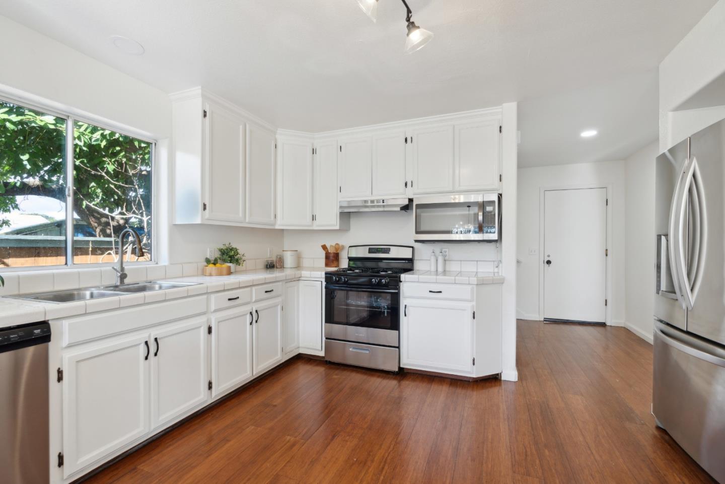 1856 Cisco LN