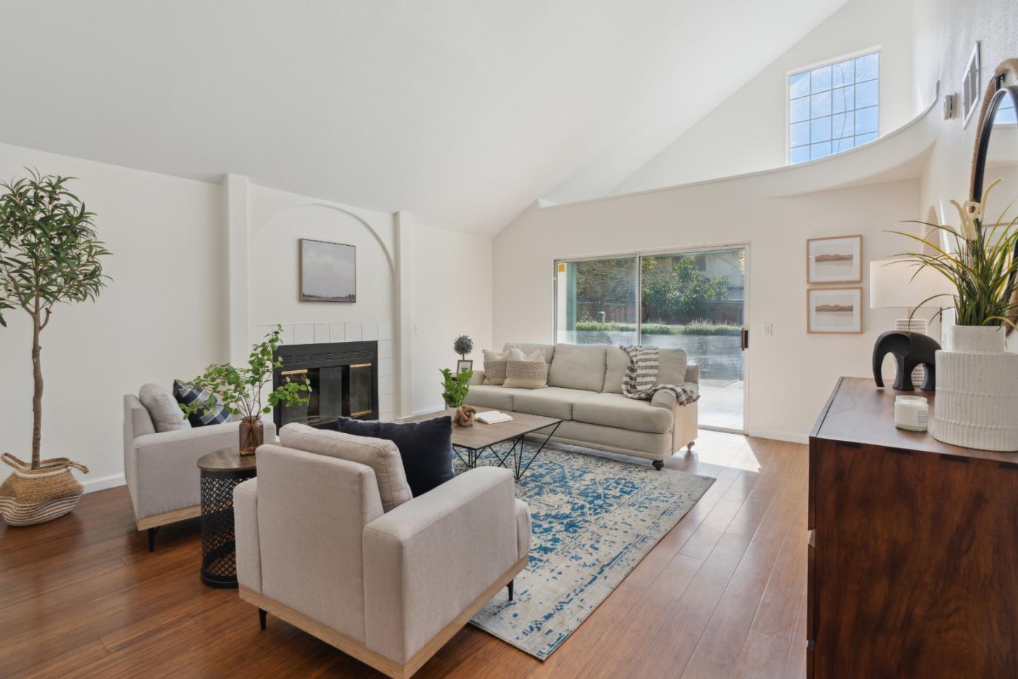 1856 Cisco LN