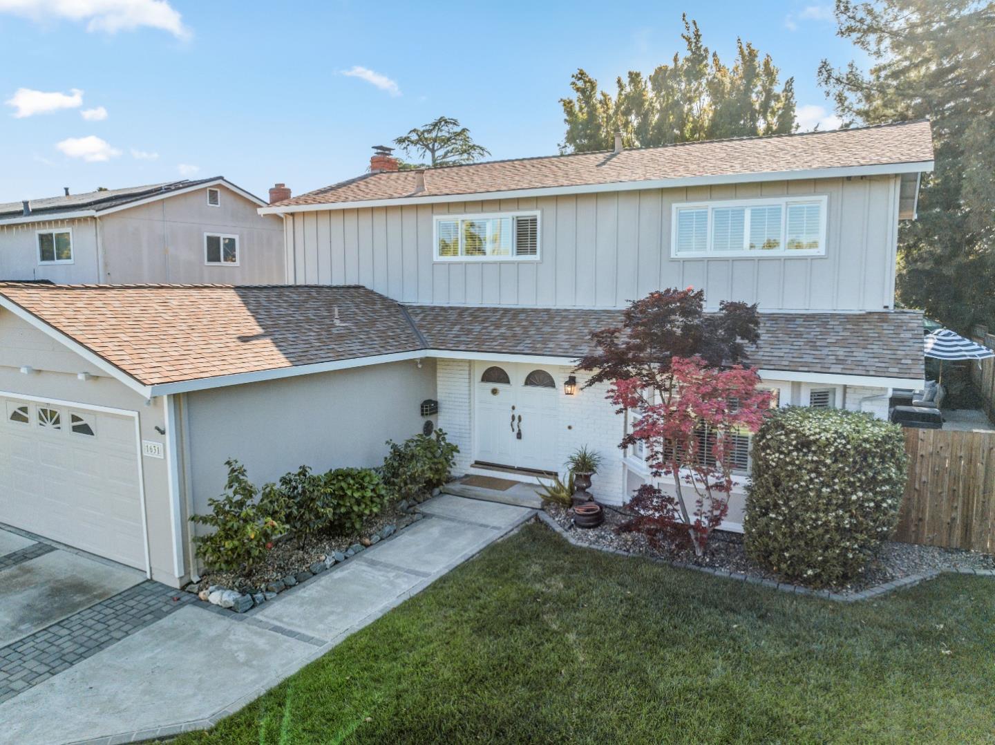 1631 Finch WAY