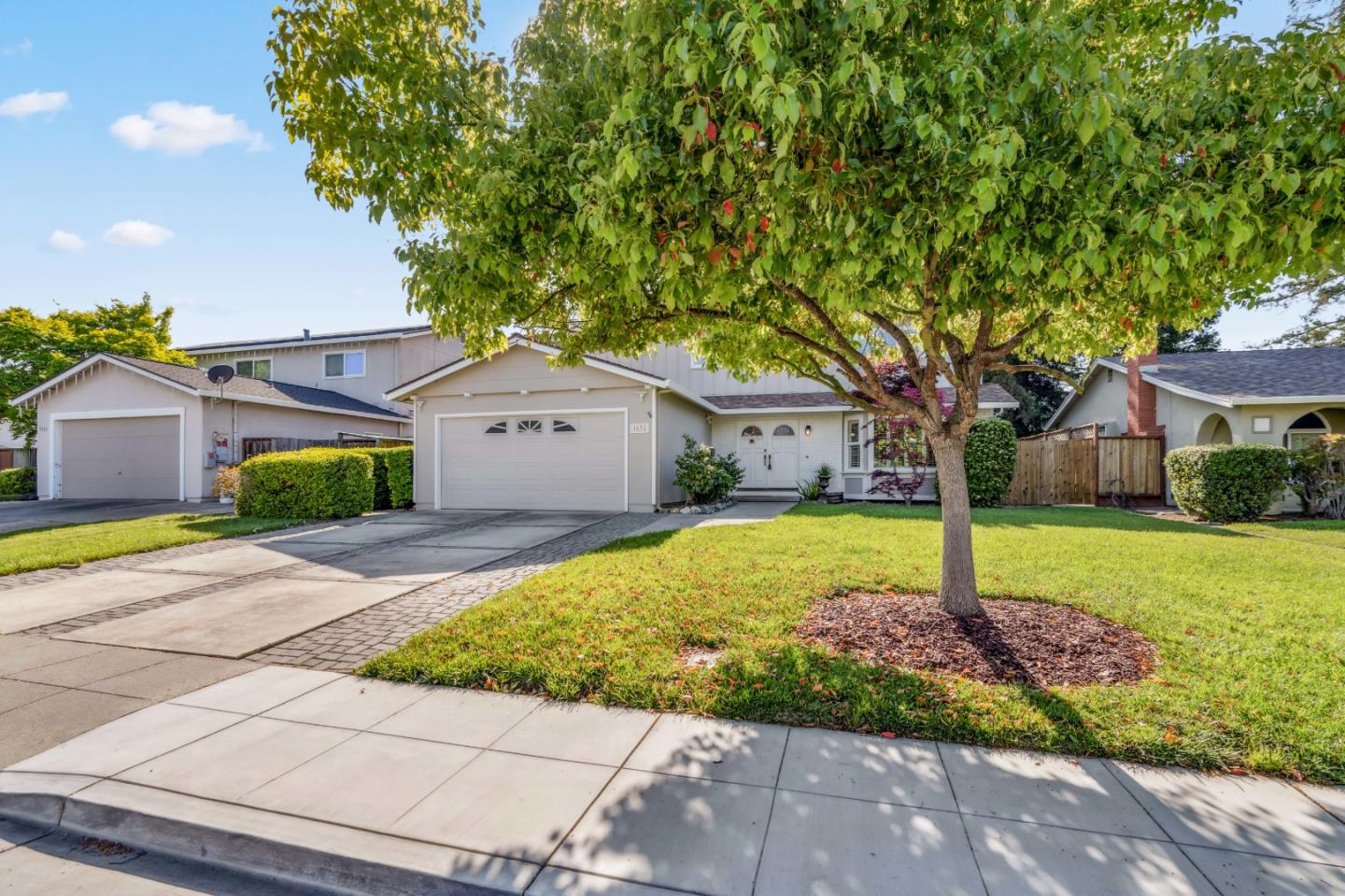 1631 Finch WAY