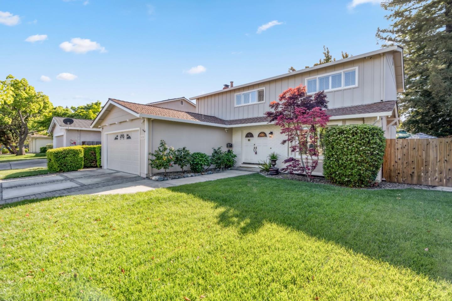 1631 Finch WAY