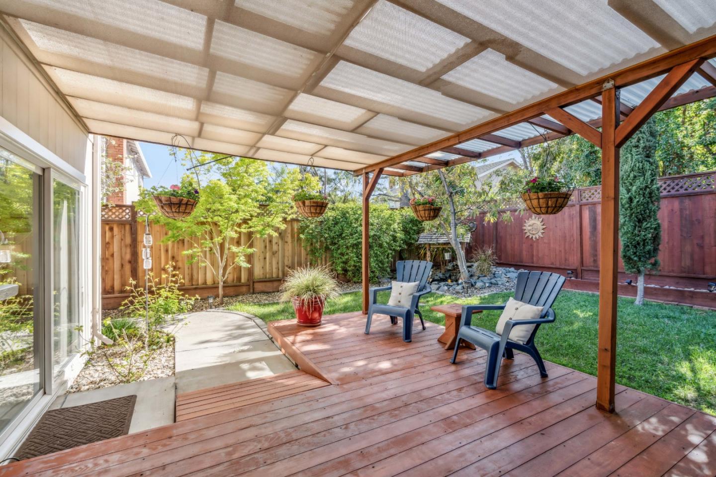 1631 Finch WAY