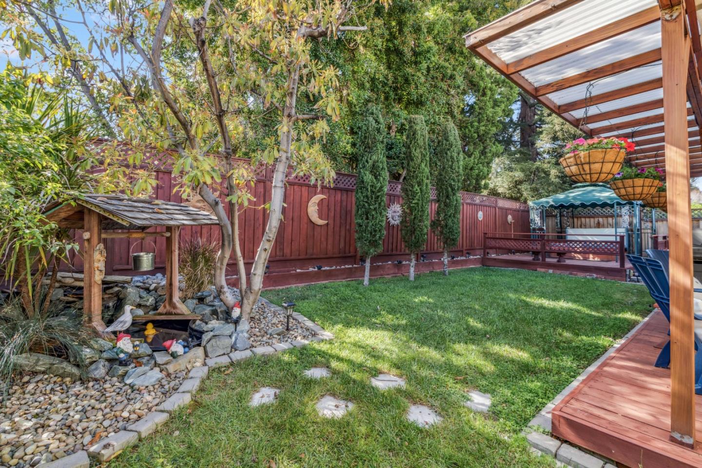 1631 Finch WAY