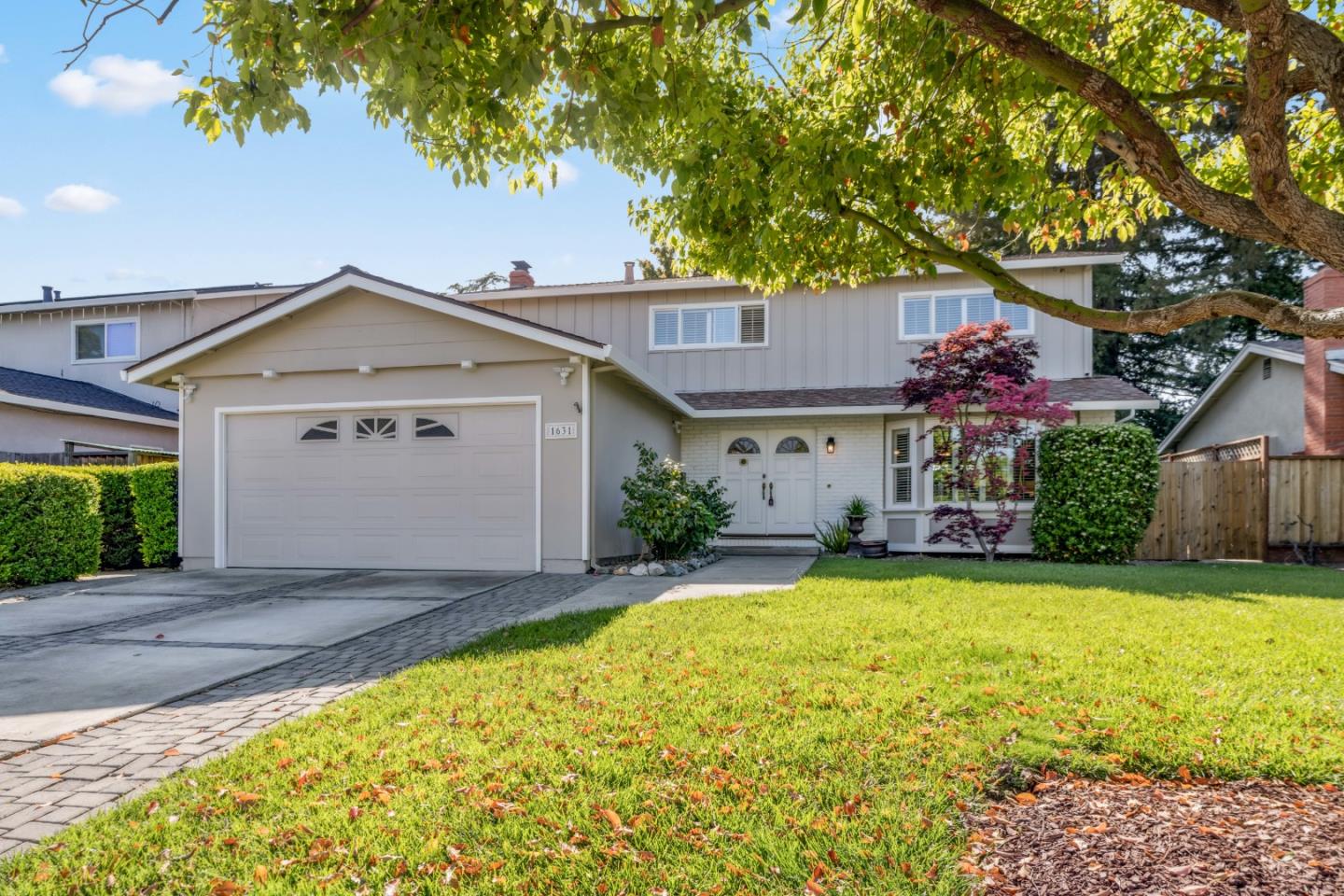 1631 Finch WAY