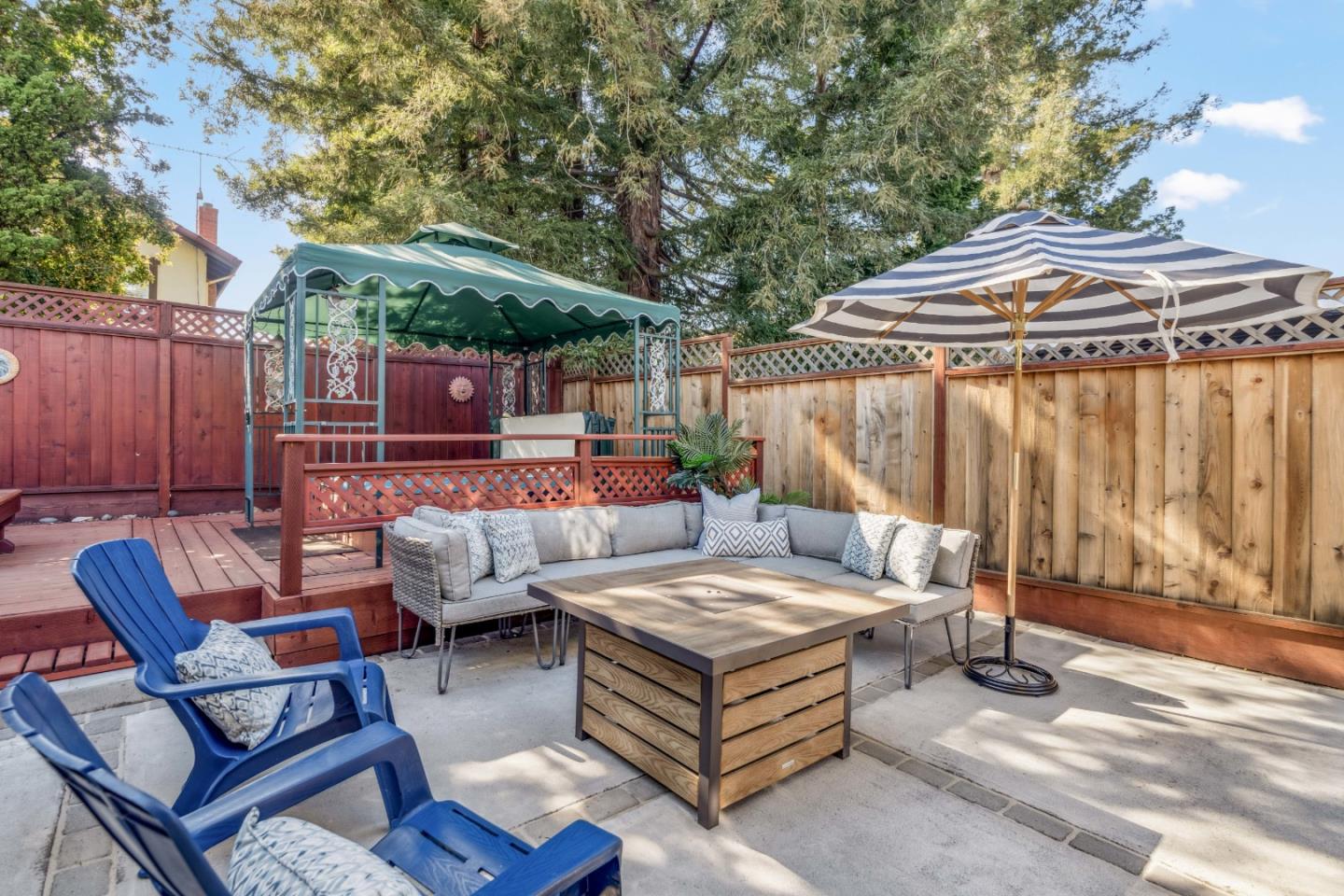 1631 Finch WAY