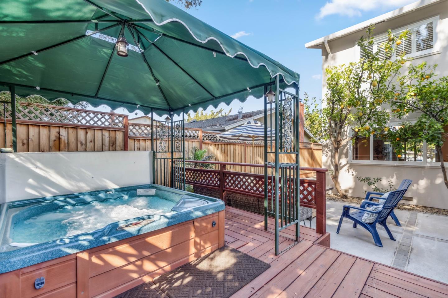 1631 Finch WAY