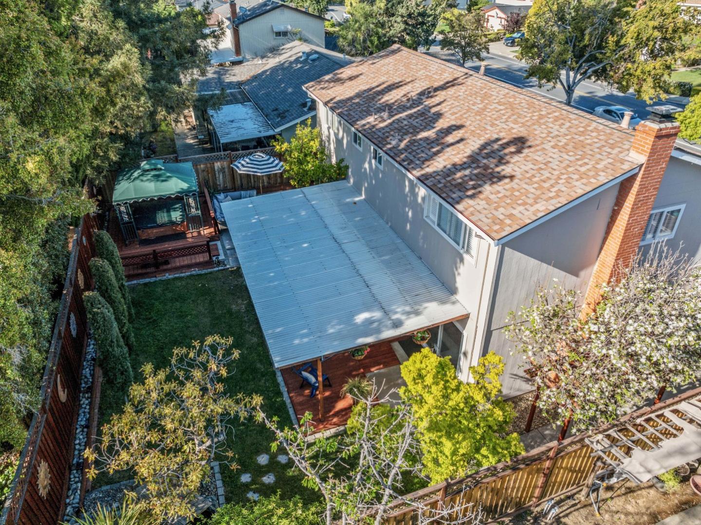 1631 Finch WAY