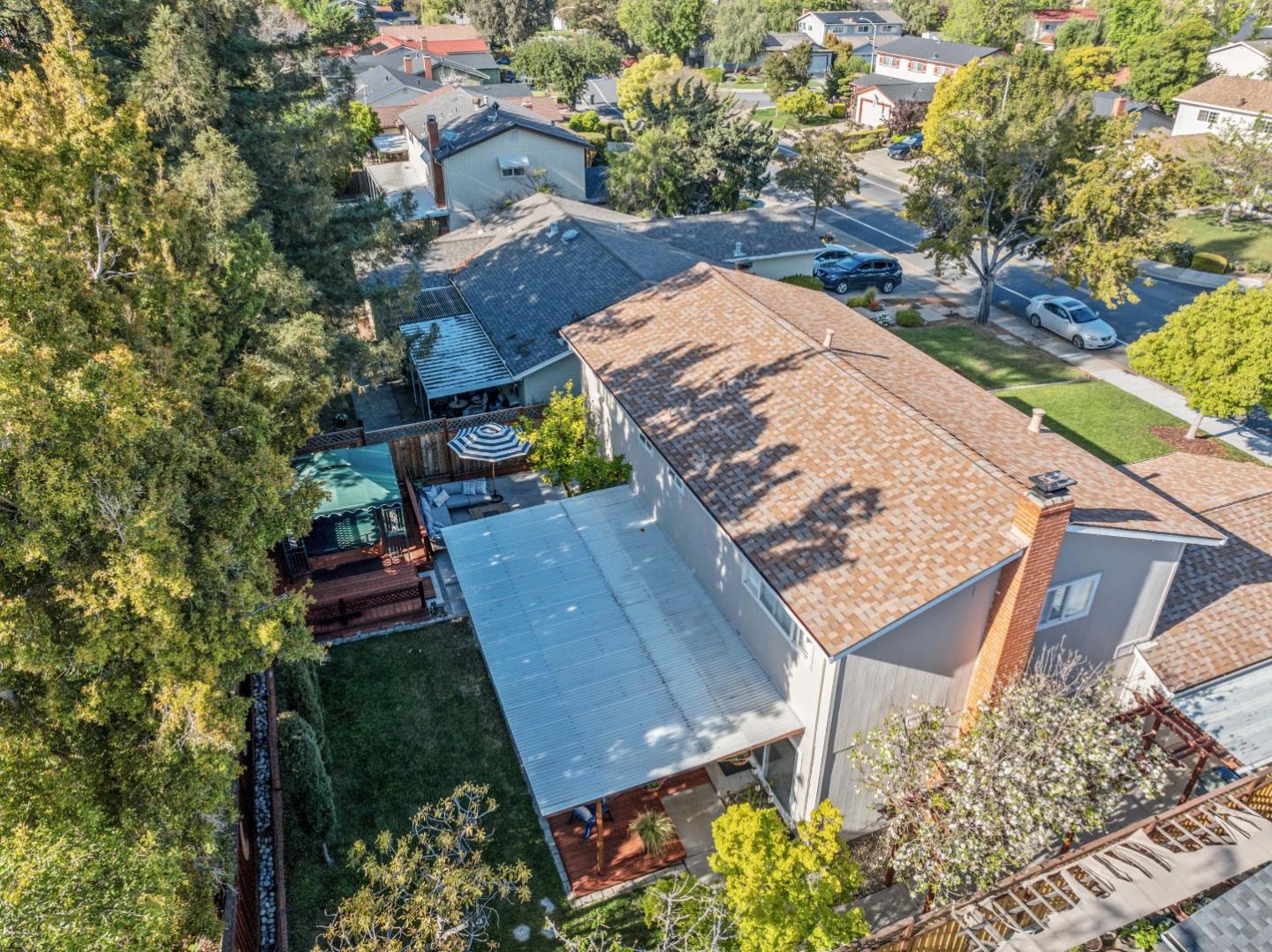 1631 Finch WAY
