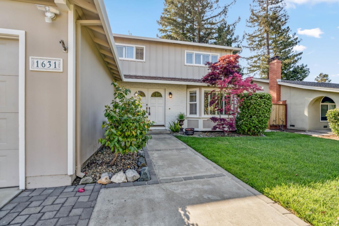 1631 Finch WAY