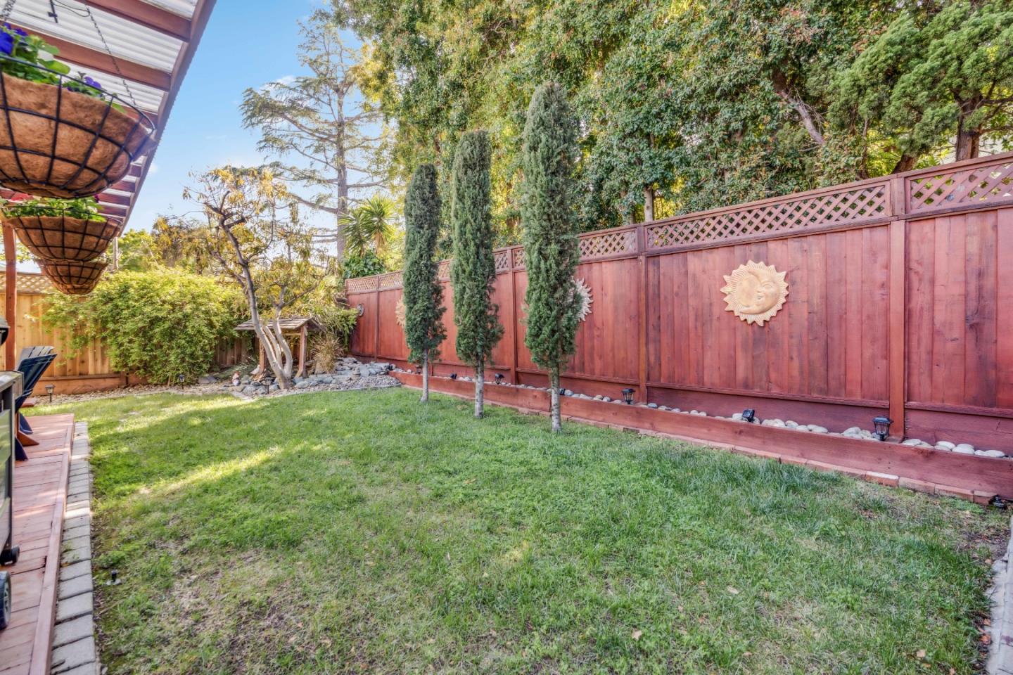1631 Finch WAY